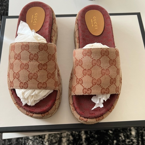 Original Gucci
Angelina logo-detailed coated-canvas platform sandals
Beige - Picture 7 of 10